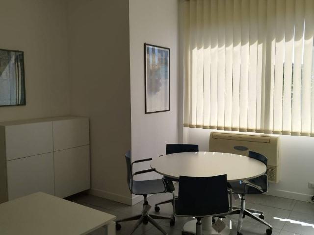 Shared office in {3}, - Photo 1