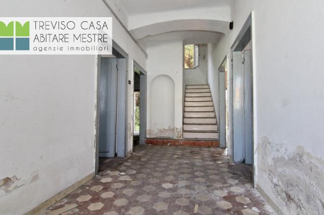 Terraced house in Viale Montegrappa, Treviso - Photo 1