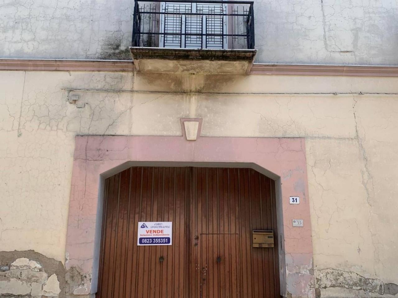 Palazzina commerciale in vendita a Marcianise