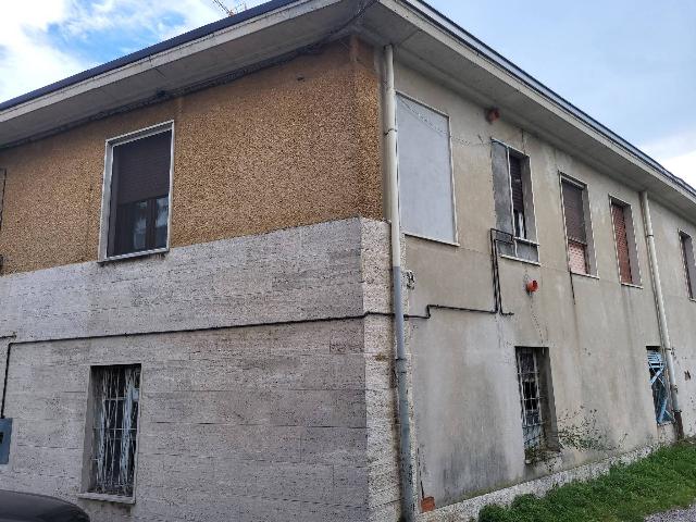 Vierzimmerwohnung in Piazza Guglielmo Marconi, Gorla Minore - Foto 1