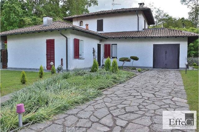 Mansion in Via del Zerto, 320, Ispra - Photo 1