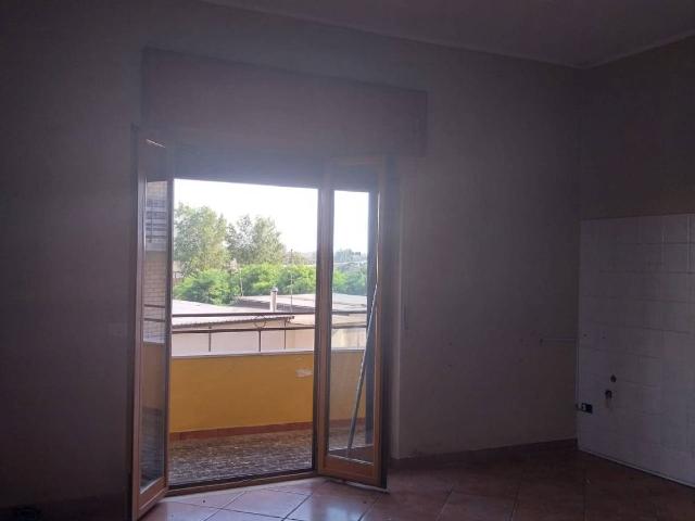 Shared office in Viale Europa, Aversa - Photo 1