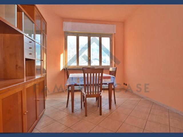 3-room flat in Via Piave, Azzate - Photo 1