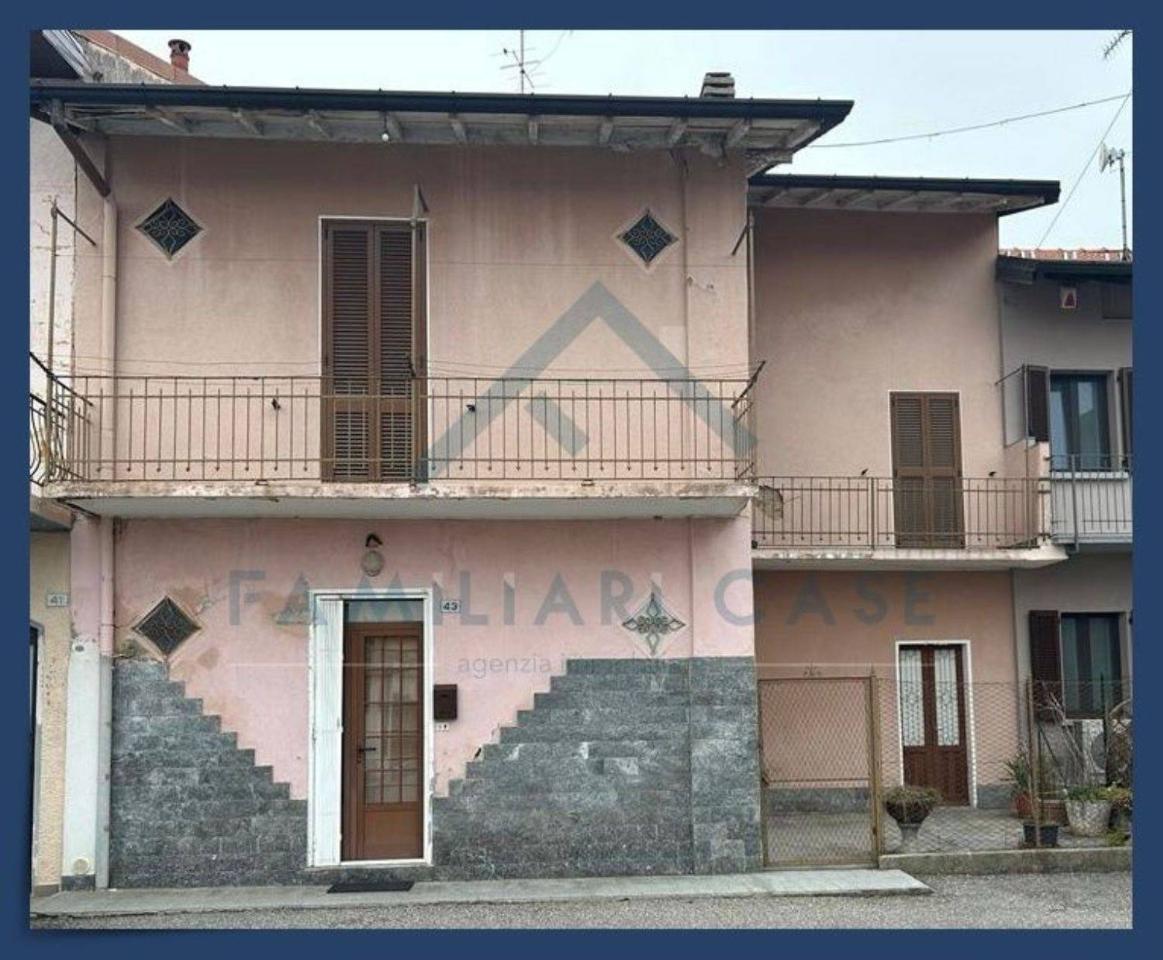 Casa indipendente in vendita a Crosio Della Valle