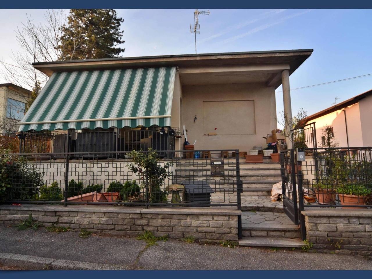 Villa in vendita a Albizzate