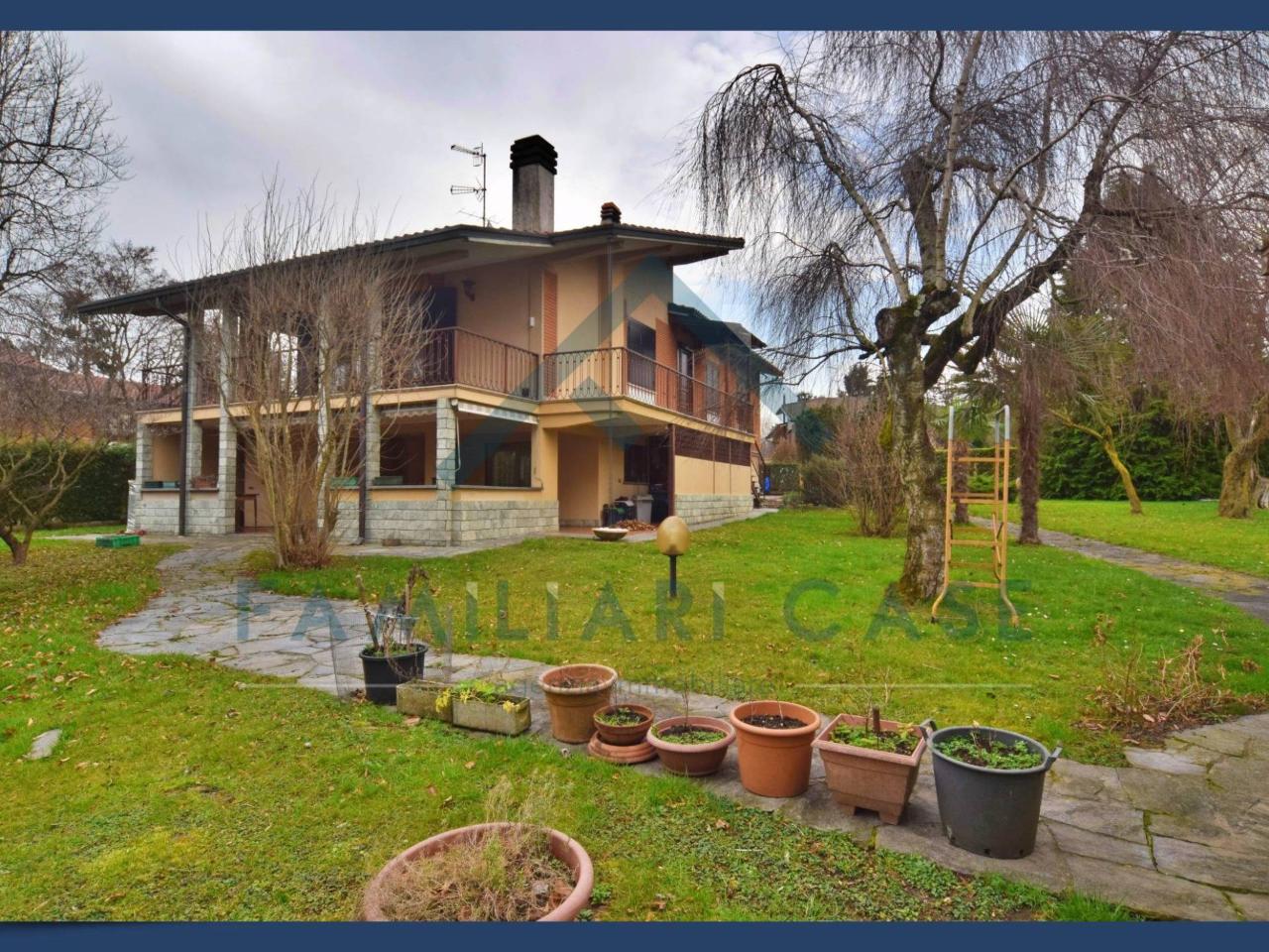Villa in vendita a Buguggiate