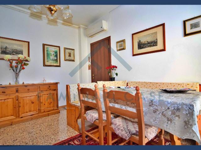 3-room flat in Via Carlo Goldoni, Varese - Photo 1