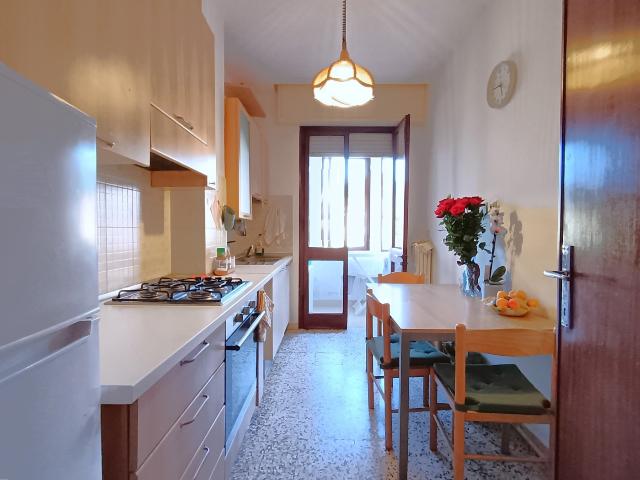 4-room flat, Massa - Photo 1