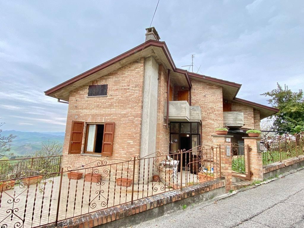 Villa in vendita a Montecalvo In Foglia