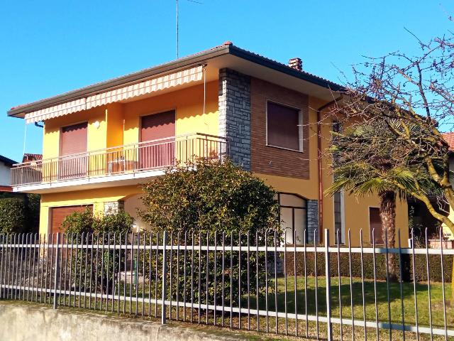 Villa in Via Cervino, Taino - Foto 1