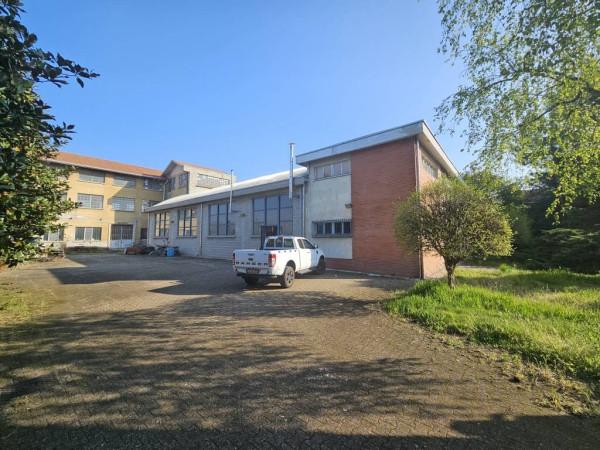 Capannone in Via Piave, Turbigo, {3} - Foto 1