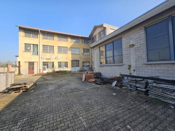 Capannone in Via Piave, Turbigo, {3} - Foto 2
