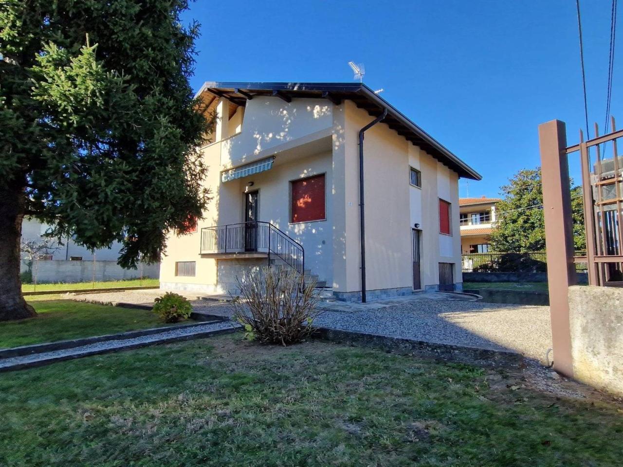 Villa in vendita a Lonate Ceppino