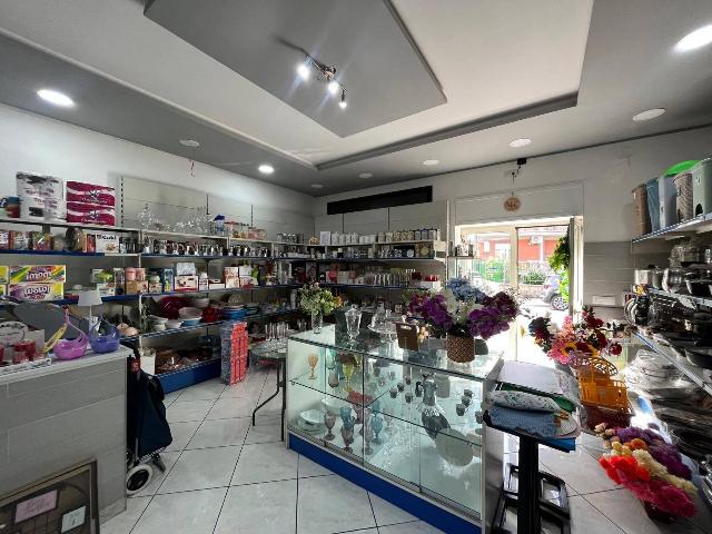 Shop in Via Appia Antica 140, Caserta - Photo 1