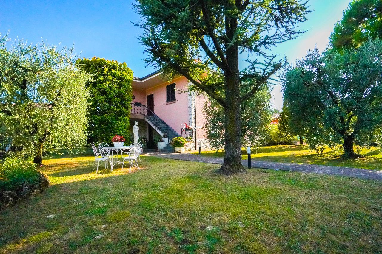 Villa unifamiliare in vendita a Puegnago Sul Garda