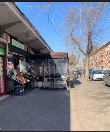 Negozio in Via Selinunte 31, Roma, {3} - Foto 1
