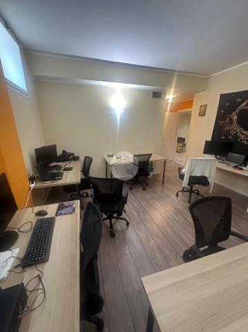 Büro in Via Filippo Juvarra 16, Torino - Foto 1