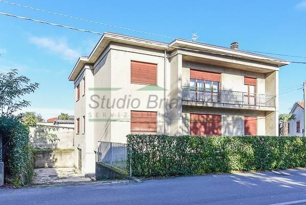 Mansion in Via Bari, Lentate sul Seveso - Photo 1