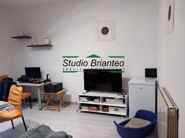 2-room flat in Via Pietro Verri, Carate Brianza - Photo 1