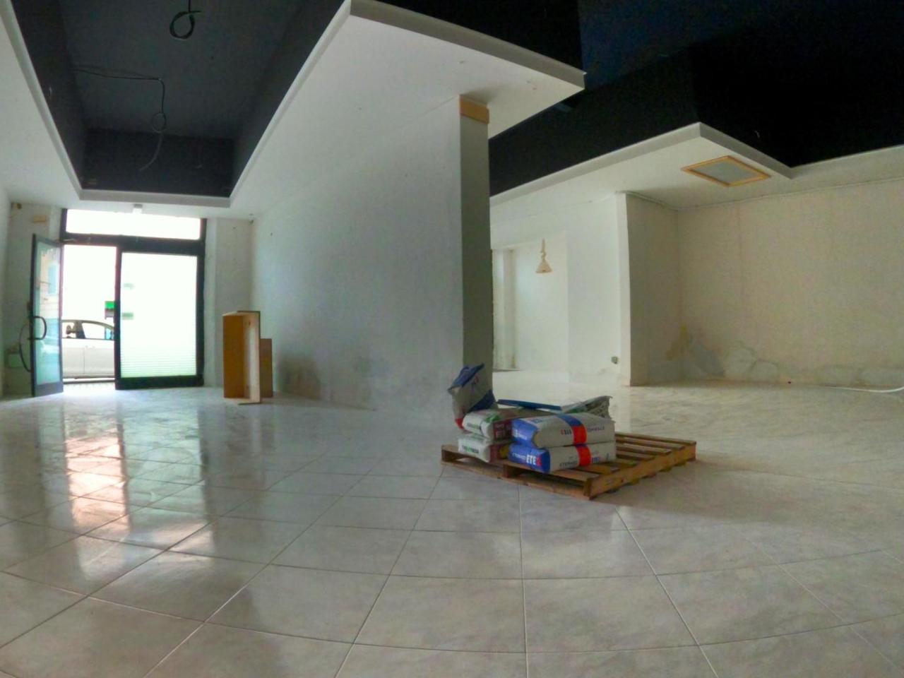 Negozio in , Poggibonsi, {3} - Foto 1