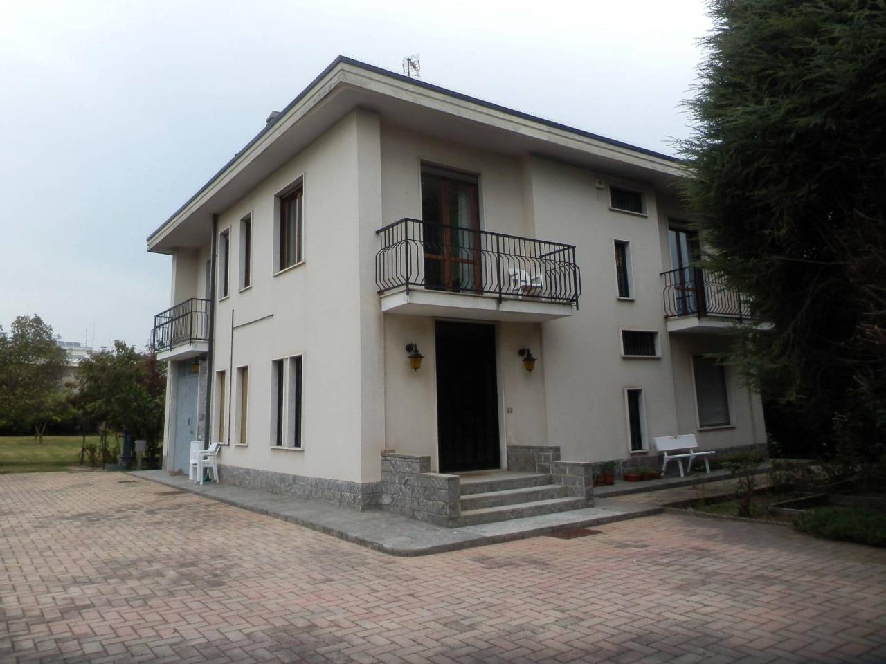 Villa in vendita a Venegono Inferiore