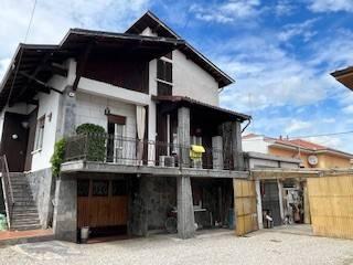 Mansion in Via Bernardino Luini 19, Gallarate - Photo 1