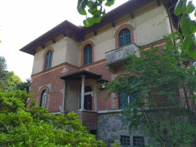 Villa in Area Residenziale Sesto Calende, Sesto Calende - Foto 1