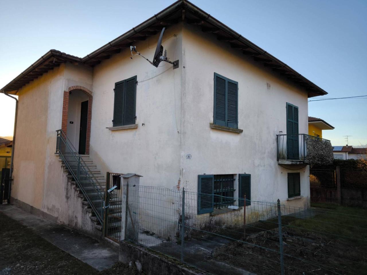 Villa in vendita a Sangiano