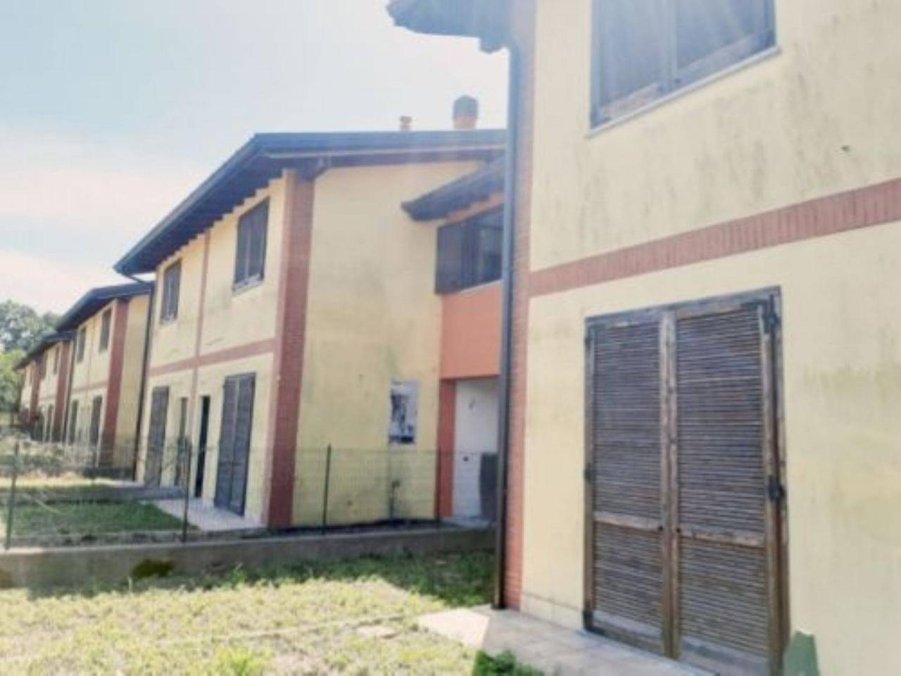 Villa in vendita a Cadrezzate con Osmate