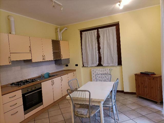 2-room flat, Turate - Photo 1