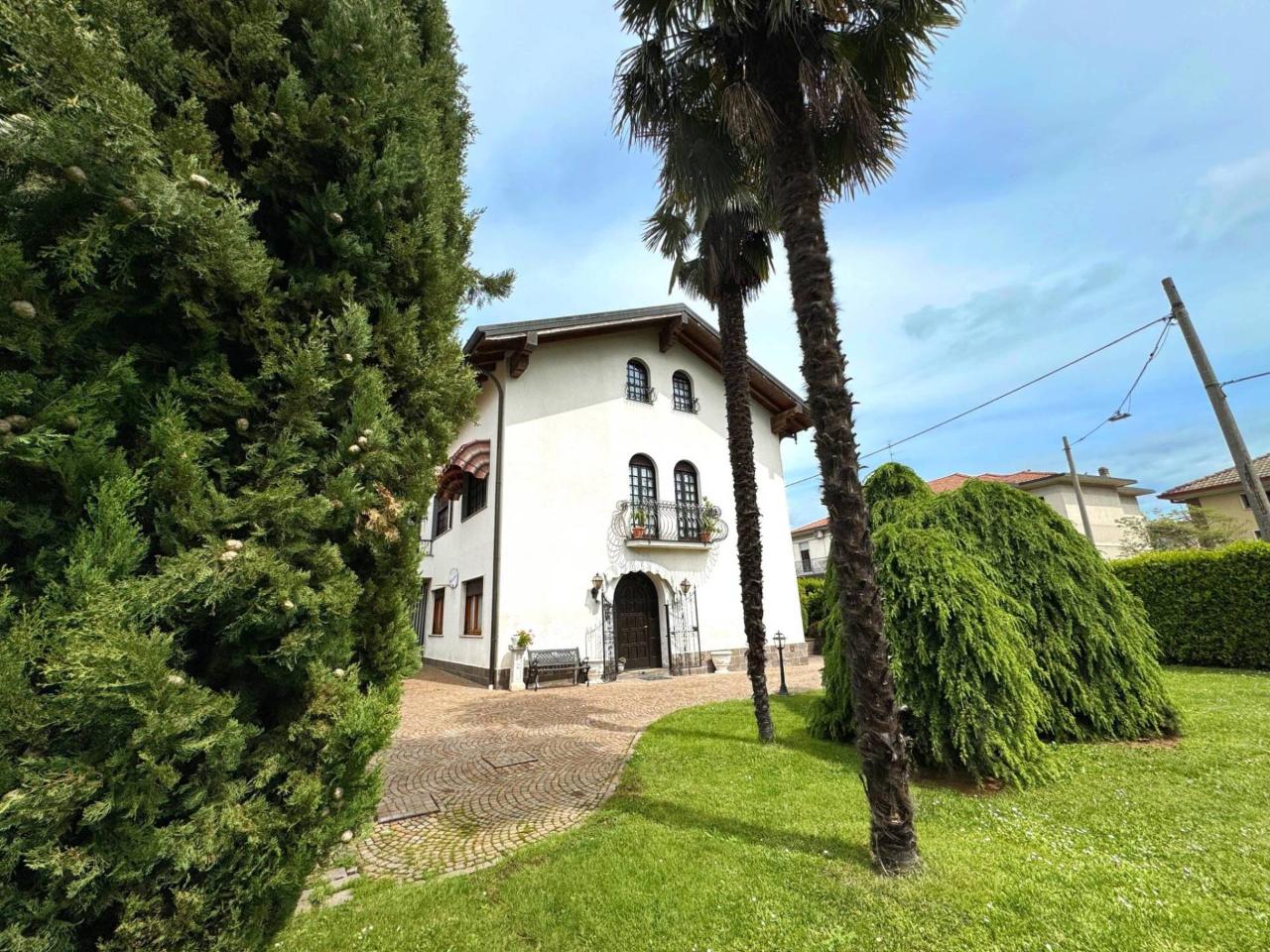 Villa in vendita a Venegono Inferiore