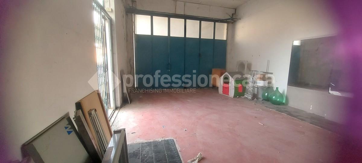Negozio in Viale Toselli  2, Siena, {3} - Foto 2