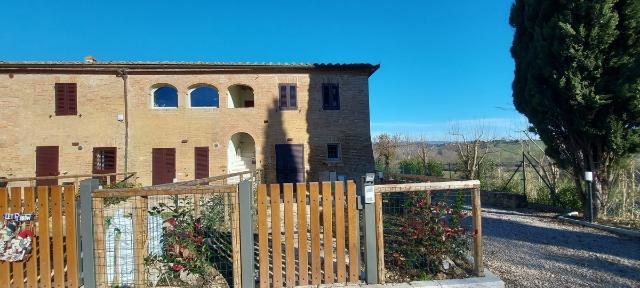 4-room flat in Strada di Fogliano  23, Siena - Photo 1