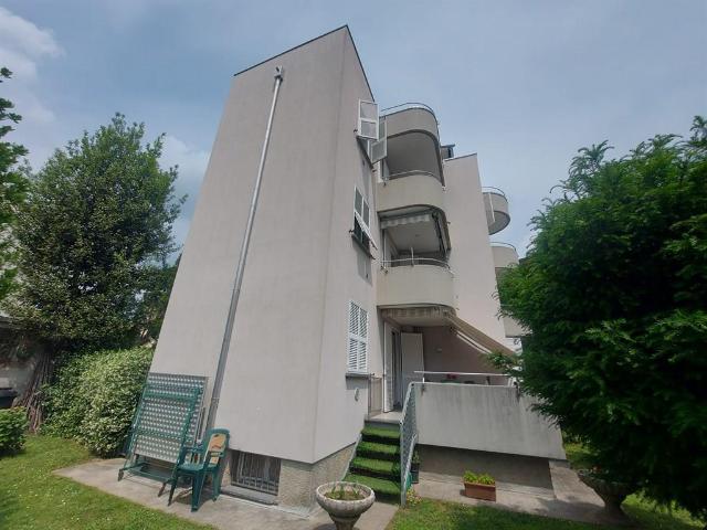 3-room flat in Via Monte Grappa 41, Lentate sul Seveso - Photo 1