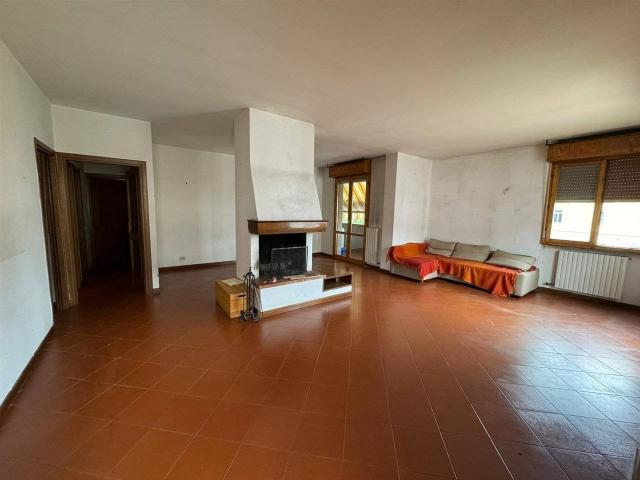 Apartament in {3}, Via Castruccio Castracani - Photo 1