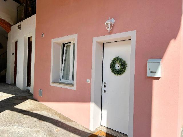 2-room flat in Via Indipendenza, Bregnano - Photo 1