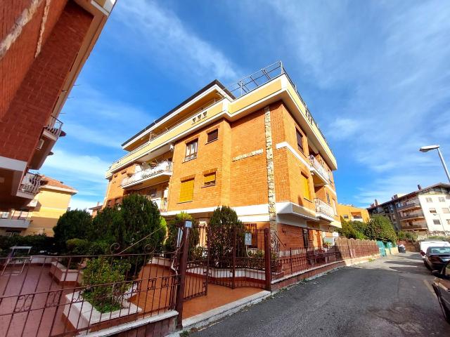 3-room flat in Via Arturo Reali  18 B, Marino - Photo 1