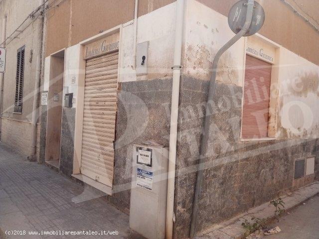 Esercizio commerciale in 
Via Cattaneo									, 
Marsala									, Marsala, {3} - Foto 1