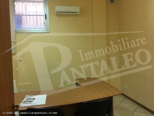 Esercizio commerciale in 
Via Mazara									, 
Marsala									, Marsala, {3} - Foto 1