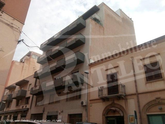 Esercizio commerciale in 
Via Amendola									, 
Marsala									, Marsala, {3} - Foto 1