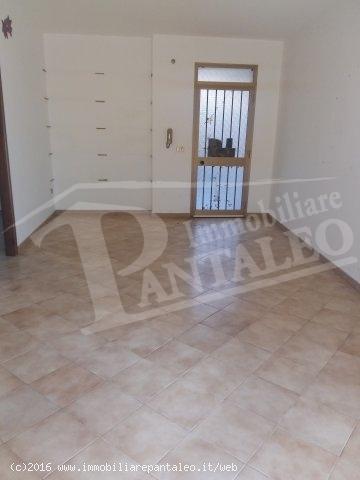 Esercizio commerciale in 
Via G. Bruno									, 
Marsala									, Marsala, {3} - Foto 2