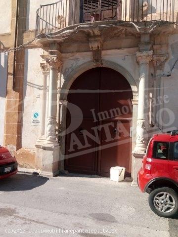 Esercizio commerciale in 
Via Frisella									, 
Marsala									, Marsala, {3} - Foto 1