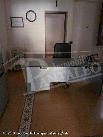 Esercizio commerciale in 
Via Bezzecca									, 
Marsala									, Marsala, {3} - Foto 1