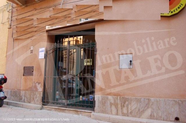 Esercizio commerciale in 
Via Sarzana									, 
Marsala									, Marsala, {3} - Foto 2