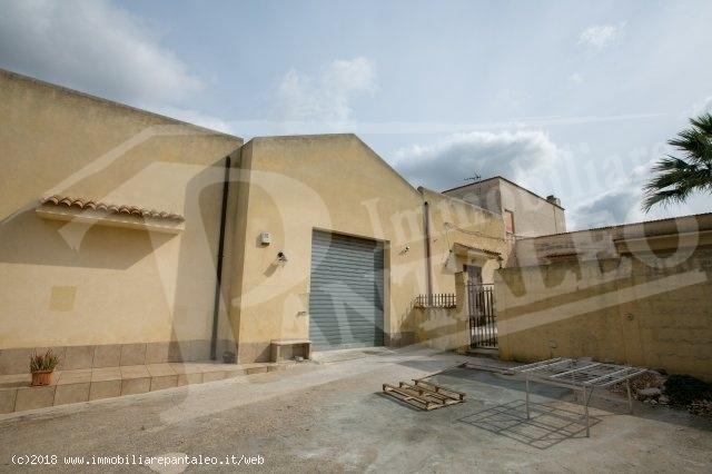 Esercizio commerciale in 
C.da Giardinello									, 
Marsala									, Marsala, {3} - Foto 2