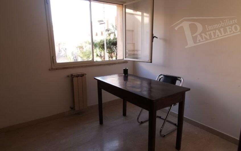 Esercizio commerciale in 
Piazza San Matteo									, 
Marsala									, Marsala, {3} - Foto 1