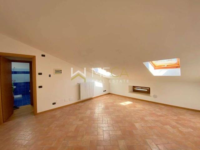 3-room flat in Via Brunati, Salò - Photo 1