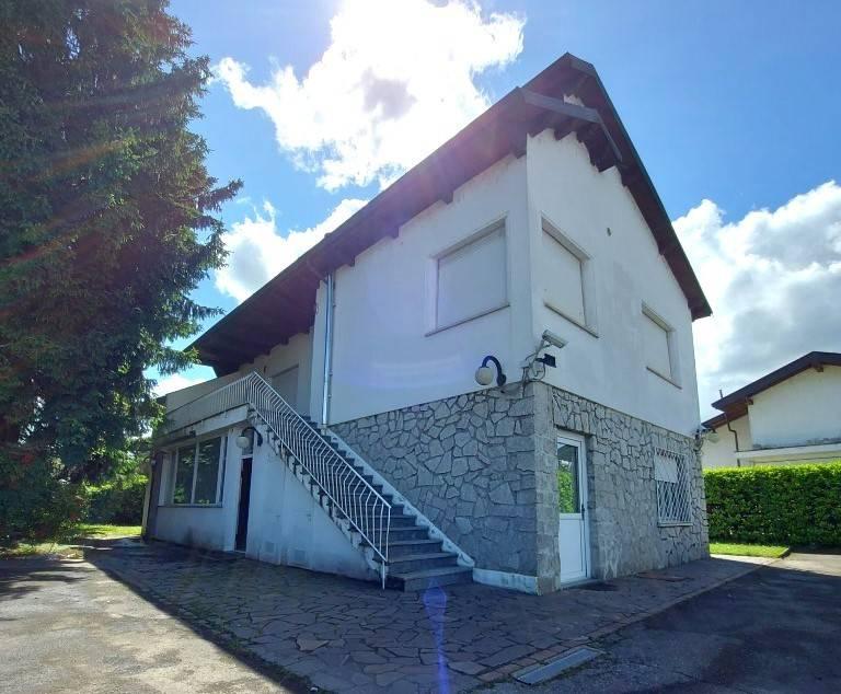 Villa in vendita a Sesto Calende