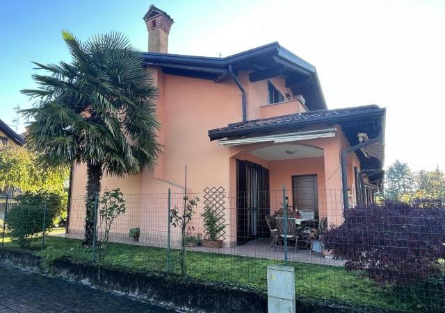 Mansion in Via Beati, Castelletto sopra Ticino - Photo 1