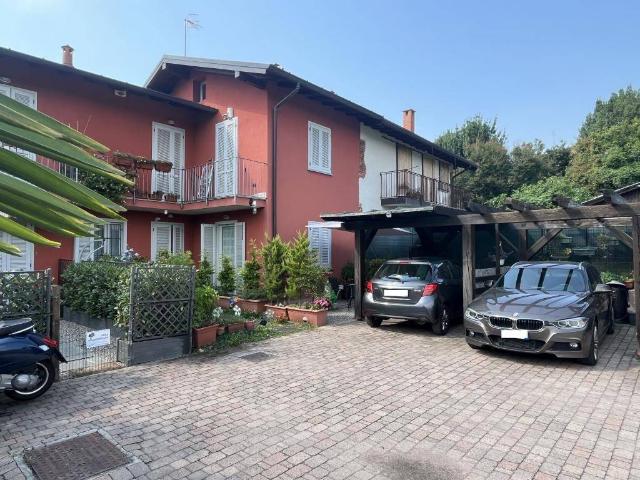 2-room flat in Viale Ticino, Sesto Calende - Photo 1